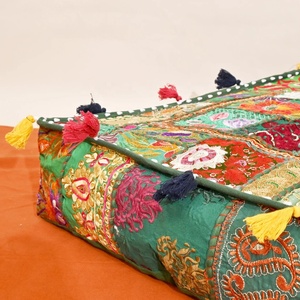 Cojines de suelo bohemios Funda de cojín decorativa Sari Patchwork Cojín - Product Image 2