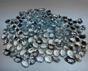 Piedra Preciosa de Aguamarina Natural AAA+++ Corte Esmeralda Ovalado 7x9MM Facetada |   Piedra de Aguamarina Azul Suelta para Joyería y Venta al por Mayor - Product Image 1