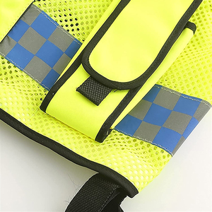 Gilet de travail antistatique en maille fluorescente de polyester à marque privée, certifié CE, avec bande noire de haute qualité. - Product Image 6