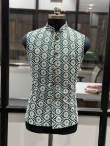 Abrigo de Hombre Moderno y Elegante con Bordado y Lentejuelas, Ideal para Fiestas de Noche, Disponible a Precio de Exportación - Product Image 3