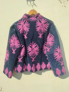 Chaqueta Bomber Reversible de Terciopelo con Bordado Suzani, Chaqueta Térmica para Mujer con Estampado Floral, Hecha a Mano, Otoño Invierno, Regalo Vintage para Ella - Product Image 4