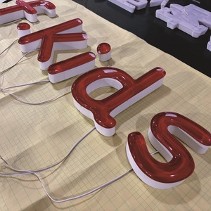 Enseigne extérieure personnalisée en acrylique 3d imperméable aux lettres personnalisée pour les entreprises - Product Image 4