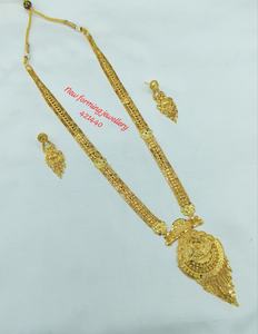 Conjunto de Collar Largo Estilo Templo del Sur de la India Chapado en Oro de 18K, Joyería Tradicional para Novias, Bodas, Fiestas y Compromisos, con Aretes - Product Image 1