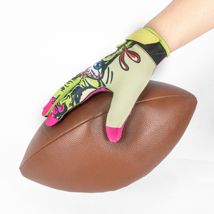 Guantes de fútbol de dedo completo con estampado de monstruo rosa y verde, antideslizantes, para deportes al aire libre, unisex, para todas las estaciones, con cierre de gancho y bucle. - Product Image 5