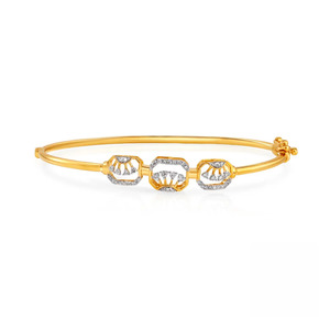 Bracelet géométrique Trio Diamant avec cadre fin en or jaune et design central ajouré moderne - Product Image 1