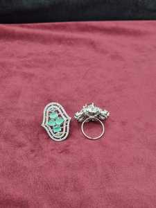 Anillo de diamantes americanos con incrustaciones de piedras ovaladas y en forma de pera para mujer, ideal para recepciones y fiestas, anillos llamativos plateados para mujer. - Product Image 5