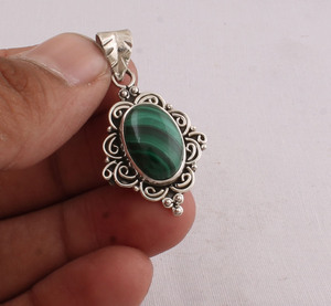 Natural Labradorite Pendant 925 Sterling Silver Wholesale Banded Green Gemstone Pendant Handmade Silver Jewelry Bezel Setting - Product Image 1