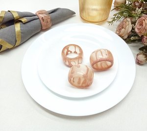 Lot de 4 Anneaux de Serviette en Résine Faits Main Écologiques et Durables, Design Moderne pour la Table Quotidienne et les Occasions Spéciales - Product Image 5