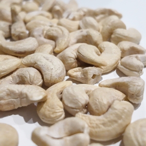 Noix de cajou blanches du Cambodge, qualité alimentaire, vente en gros, meilleures ventes, Vietnam, USDA WW240, fraîches, biologiques, 100% naturelles, emballage sous vide - Product Image 1