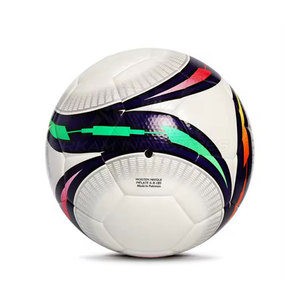 Balón de Fútbol Profesional de Calidad Superior con Paneles Resistentes, Ideal para Prácticas y Partidos - Product Image 3