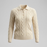 Polo court pour femme bleu clair avec ourlet festonné et col crème, style preppy, haut tricoté à manches courtes
