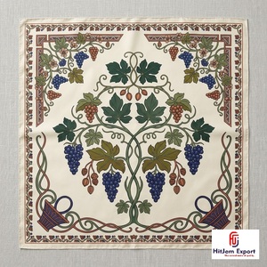 Écharpe carrée imprimée numériquement sur mesure, de haute qualité, légère, tendance, fabricant OEM ODM, produits textiles personnalisés Socotra - Product Image 6