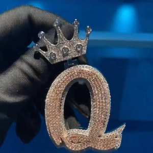 Colgante de Lujo con Letra Q de Moissanita y Corona, Collar con Inicial Estilo Hip Hop, Joyería Personalizada con Letras del Alfabeto - Product Image 4