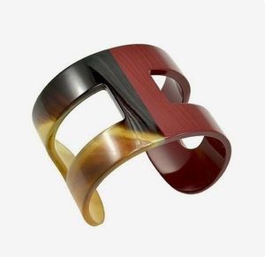Elegante Brazalete de Cuerno de Búfalo, Ligero, Material Natural, Accesorio de Moda para Estilo Casual y de Fiesta - Product Image 1