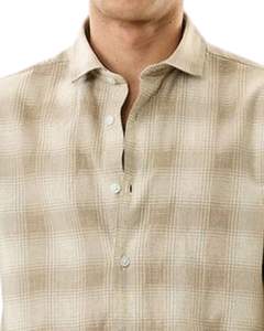 Chemise en coton à carreaux beige pour homme, manches longues, boutonnée, décontractée, coupe ajustée, qualité export, style professionnel, fabrication OEM - Product Image 4