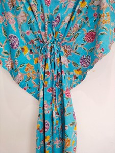Vestido Kaftán de Algodón Azul con Estampado Floral Hecho a Mano en India, Traje de Playa para el Verano - Product Image 5