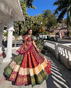 Robe ethnique longue pour femme, en coton réversible, style Lehenga Choli, à imprimé numérique traditionnel, idéale pour mariage, Diwali, fête, remise de diplôme - Product Image 1