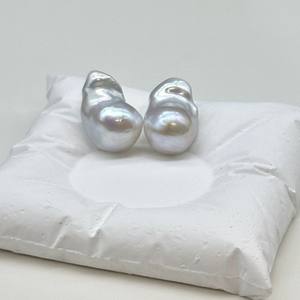 Boucles d'oreilles baroques en or 18 carats, perles d'eau douce naturelles françaises, perles exagérées, niche, niches - Product Image 2