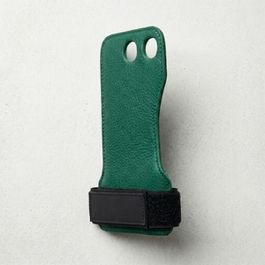 Poignées de gymnastique confortables à 2 trous avec un matériau robuste et un design facile à ajuster. Les poignées de gymnastique à 2 trous aident à améliorer l'entraînement. - Product Image 4
