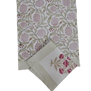 Juego de 6 servilletas y 6 tapetes florales de algodón indio con estampado de bloques de mano, 6 servilletas y 6 alfombrillas - Product Image 1