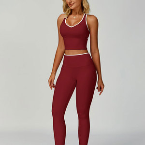 Ensemble de yoga professionnel pour femmes, matière douce et respirante, performance flexible, idéal pour la vente. - Product Image 1