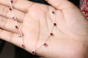 Collar de Plata de Ley 925 con Granate para Mujer, Diseño Minimalista con Corte Redondo, Cadena con Gema de Granate, Regalo de Joyería - Product Image 5