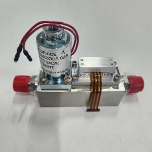 Contrôleur de débit massique MKS 1037702-014 - Équipement et pièces semi-conductrices de renommée mondiale - Product Image 1