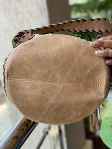 Sac à dos en cuir de vache en fourrure animale fait à la main pour étudiants - Product Image 6