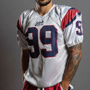 Maillots de football imprimés en maille 100% polyester pour hommes, OEM, col en V, manches courtes, maillot de football américain pour hommes - Product Image 1