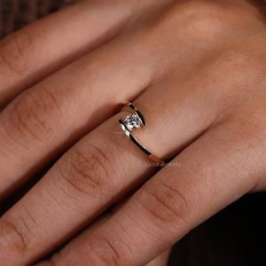 Anillo de diamante cultivado en laboratorio solitario, ajuste de tensión de oro blanco, uso diario clásico único, anillo de regalo de boda con promesa perfecta de diamantes - Product Image 5