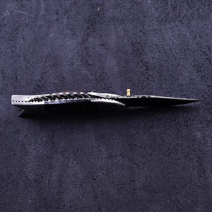Couteau pliant artisanal en acier Damas, style poisson, lame utilitaire, pour la survie en plein air, le camping, avec étui en cuir - Product Image 4
