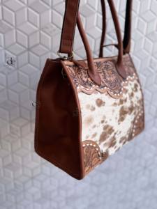 Bolso tote de cuero con grabado artesanal de diseño único, de piel de vaca, estilo gitano bohemio vintage, hecho a mano, bandolera. - Product Image 2