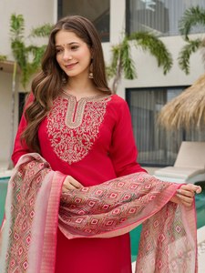 Zain Exports: Nuevo lanzamiento de conjunto moderno de salwar kameez, pantalón y dupatta para mujer, con estampado digital en algodón y rayón, color pistacho. - Product Image 6