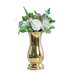 Pot de vase à fleurs décoratif en métal de qualité supérieure de couleur or brillant fait à la main de luxe pour la décoration intérieure et la pièce maîtresse de table de mariage - Product Image 1