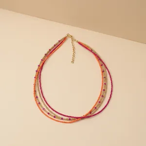Collier élégant multi-couches Shan India pour femme, perles de riz bordeaux et or, plaqué or, motif goutte d'eau, tendance - Product Image 3