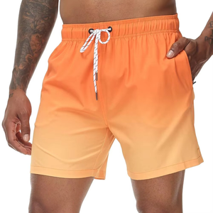 Shorts de bain dégradé orange pour hommes, séchage rapide, légers, taille élastique avec cordon de serrage, design personnalisé, directement du fabricant - Product Image 1