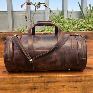 Sac de voyage en cuir pleine fleur avec sangle réglable, grand compartiment et poche latérale zippée, sac de nuit pour week-end - Product Image 4