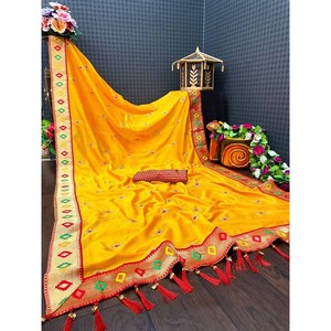 Saree amarillo de diseñador con blusa sin costuras Zari Work para bodas - Product Image 1