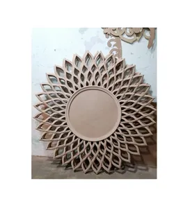 Cadre de miroir en bois massif artisanal avec des sculptures complexes pour les bungalows traditionnels et la décoration intérieure patrimoniale - Product Image 6