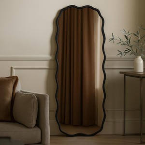 Miroir sur pied décoratif moderne à bords incurvés, idéal pour la maison, le salon et l'aménagement intérieur, provenant d'Inde - Product Image 4