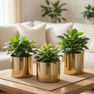 Macetero Metálico de Lujo para Espacios de Vida Exclusivos, Macetero de Acero Hecho a Mano para Diseño de Interiores de Boutique - Product Image 4