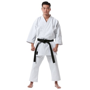 Nouveau style de costumes de judo les plus vendus uniformes de karaté colorés pour les arts martiaux, y compris le taekwondo fait à la main au Pakistan - Product Image 1