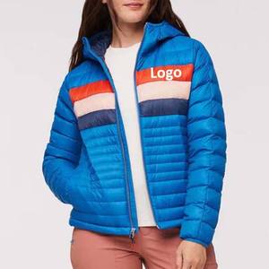 Chaqueta Acolchada de Invierno para Mujer de Alta Calidad, Diseño Personalizado, Cierre de Cremallera, Cuello Alto, Acolchado, Bloques de Color, Bordado en Nailon - Product Image 1