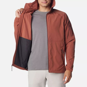 Chaqueta Unisex Roja con Capucha, Cortavientos, Cierre de Cremallera Frontal, Logotipo, Invierno, Casual, Color Sólido, Tejido de Poliéster - Product Image 4