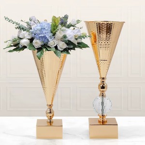 Juego de Jarrones de Mesa Modernos y Atractivos de Metal Dorado con Base de Bola de Cristal, Decoración de Centro de Mesa para Bodas, Alta Calidad - Product Image 1
