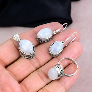 Conjunto de Joyería de Plata de Ley 925 con Colgante de Piedra Lunar Natural, Collar y Pendientes Hechos a Mano con Piedras Preciosas, Venta al por Mayor - Product Image 5