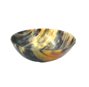 Bol en corne artisanal très vendu, idéal pour le service décoratif et les repas élégants, disponible à la vente - Product Image 3