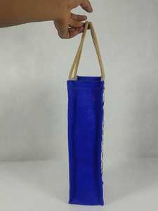 Sac cadeau pour bouteille de vin en jute imprimé fait main avec poignées en corde - Product Image 3