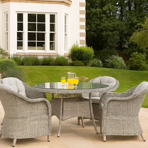 Ensemble de salle à manger moderne pour patio, 4 chaises et table ronde en verre, meubles en rotin PE résistant aux intempéries pour cour et espaces extérieurs d'hôtel - Product Image 4