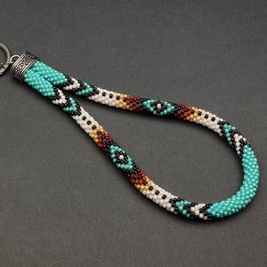 Porte-clés de poignet tendance pour femme, fait main, personnalisé, avec perles, motif diamant turquoise, blanc, noir, rouge, jaune, marron et anneau en argent - Product Image 1